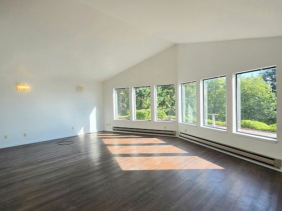 4th image of 111 Finch Ln