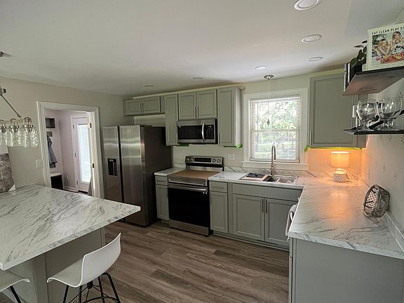 2nd image of 1136 Bellshire Dr
