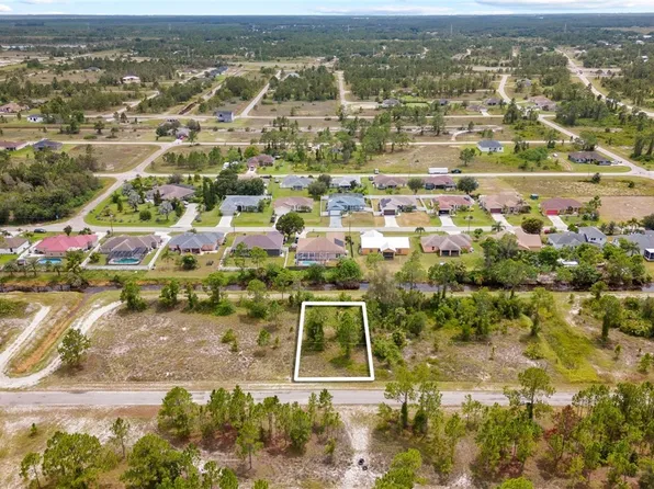 1226 Edelweiss St E, Lehigh Acres, FL 33974