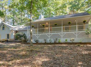 353 Thunder Ridge Dr, Cleveland, GA 30528