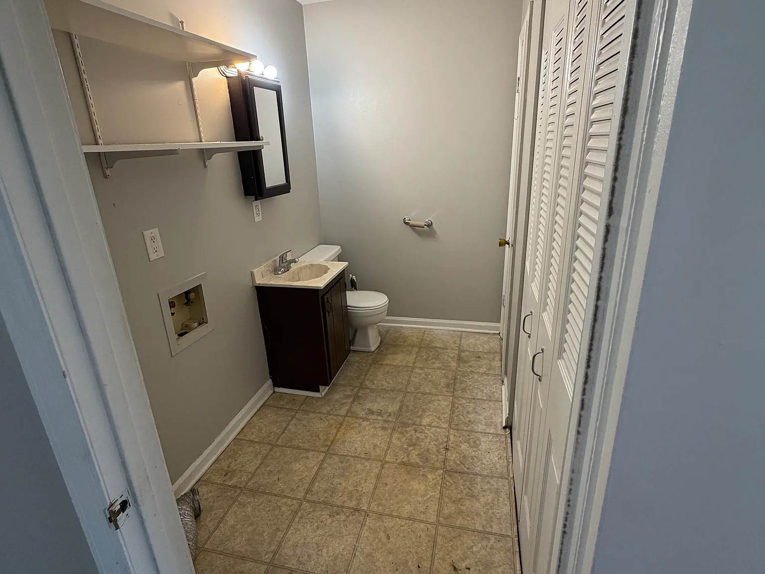 2 bed, 1.5 bath, 1000 sqft, $975 — Photo 2