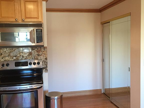 5th image of 607 W Wrightwood Ave APT 715