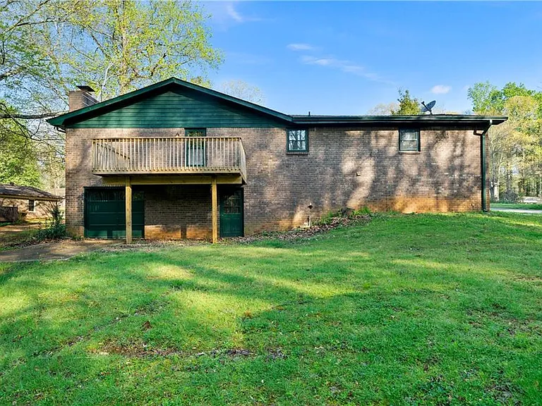 1131 Lafayette Dr SW — Photo 21