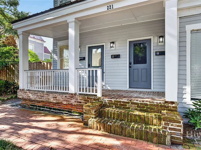 221 W Duffy St #A — Photo 6