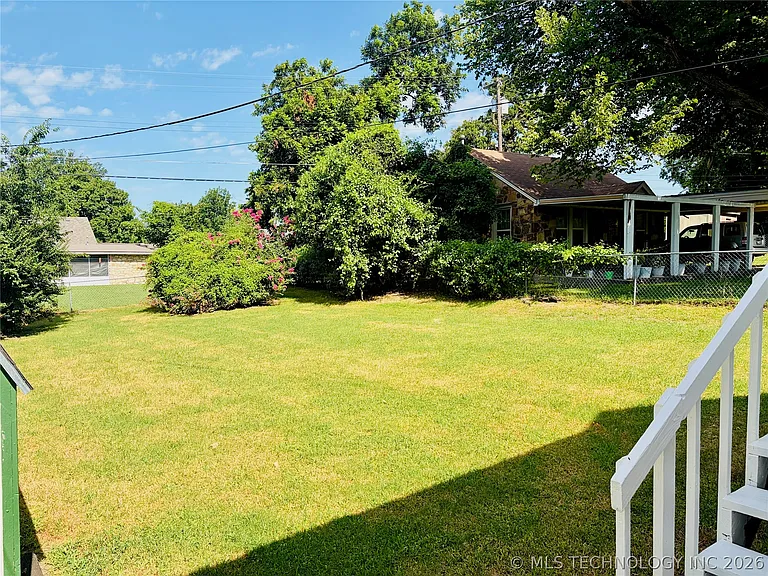 916 N Wilson Ave — Photo 18