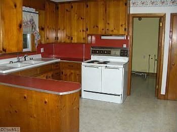 4th image of 1123 S Woodleigh Cir