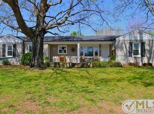 1001 Rivermont Ct, Kingston Springs, TN 37082