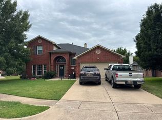 5812 Berryhill Dr, Arlington, TX 76017