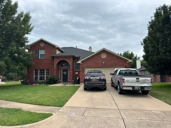 5812 Berryhill Dr, Arlington, TX 76017