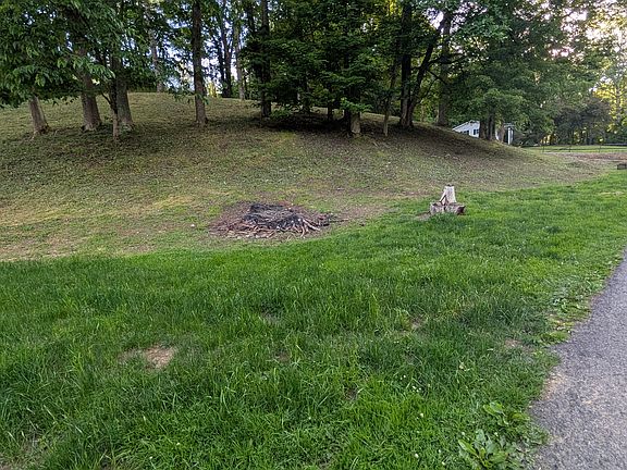 4th image of 1452 Davisson Run Rd