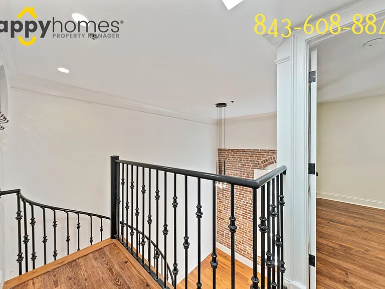 377 King St #201 — Photo 20