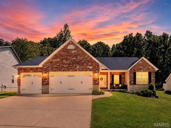 1132 Konert Valley Dr, Fenton, MO 63026