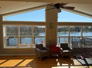 6448 Bullard Rd, Fenton, MI 48430