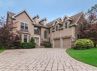 43 Overlook Rdg, Oakland, NJ 07436