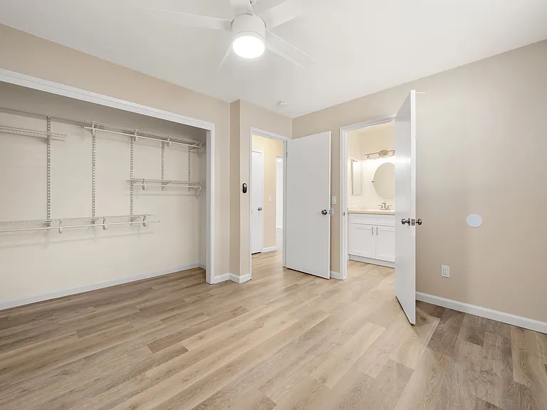 5353 Olmeda Ave — Photo 32