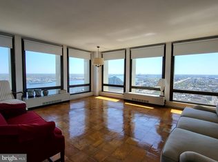 220 Locust St #28DS, Philadelphia, PA 19106