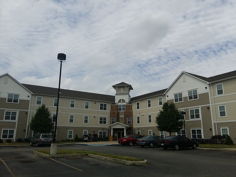 1st image of 320 La Salle St APT 200