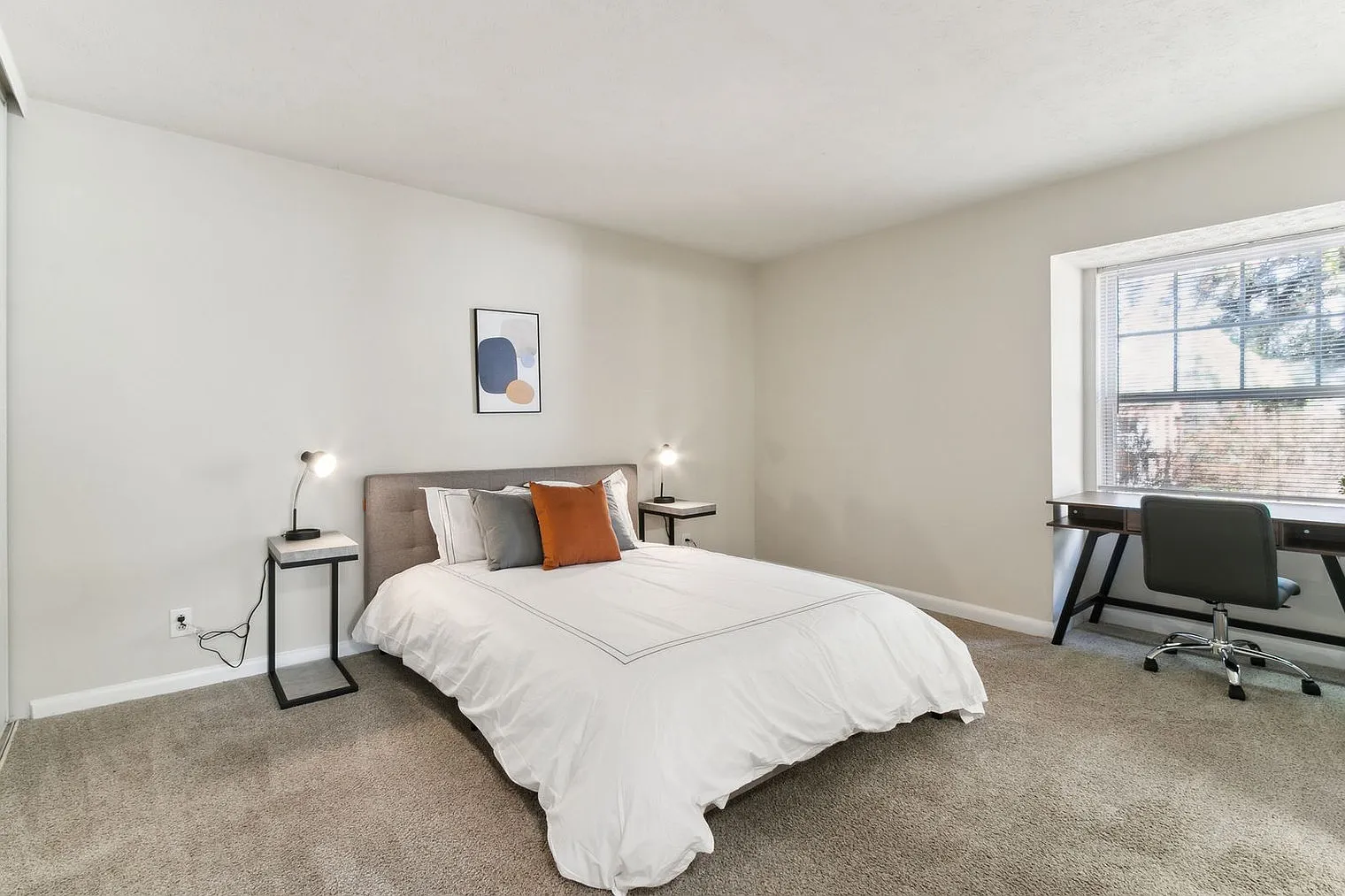 2 bed, 2.0 bath, 1076 sqft, $2,805 — Photo 4