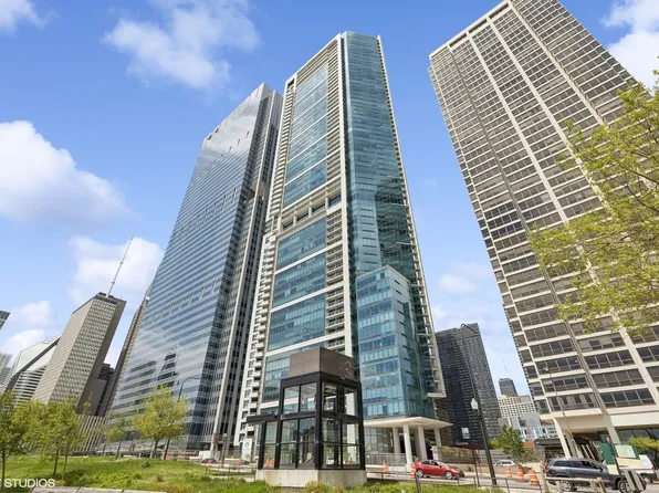 340 E Randolph St APT 704, Chicago, IL 60601