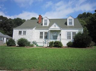 4 Chestnut St, Lexington, NC 27292