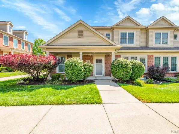 616 Superior Blvd, Wyandotte, MI 48192