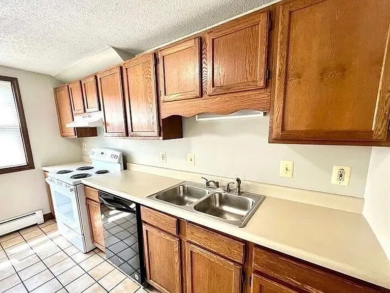 892 Saint James Ave #3 — Photo 9