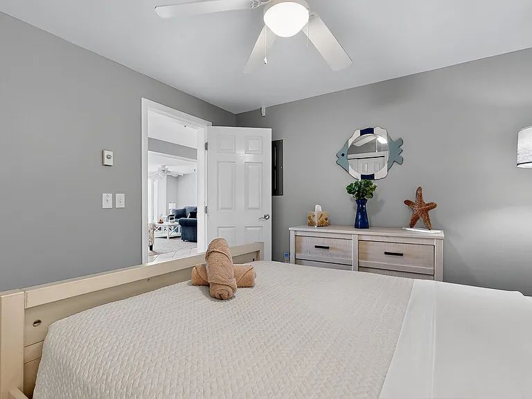 39 W Grand Ave #450 — Photo 7
