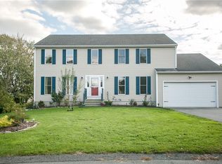 109 Sherwood Dr, Portsmouth, RI 02871