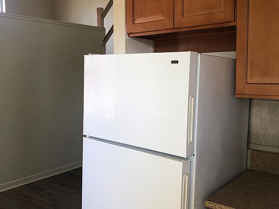 5th image of 194 Seaview Ave #3A
