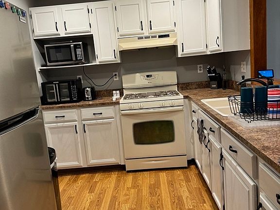 5th image of 9 Linda Ave #D
