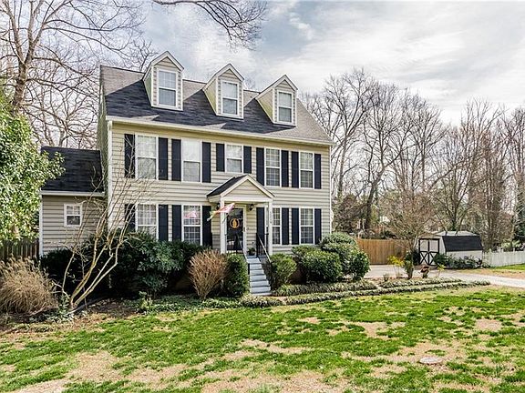 3rd image of 1219 Emily Ln