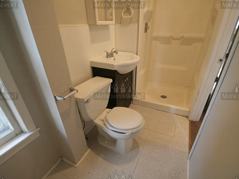 1134 Central Ave #1/2 — Photo 11