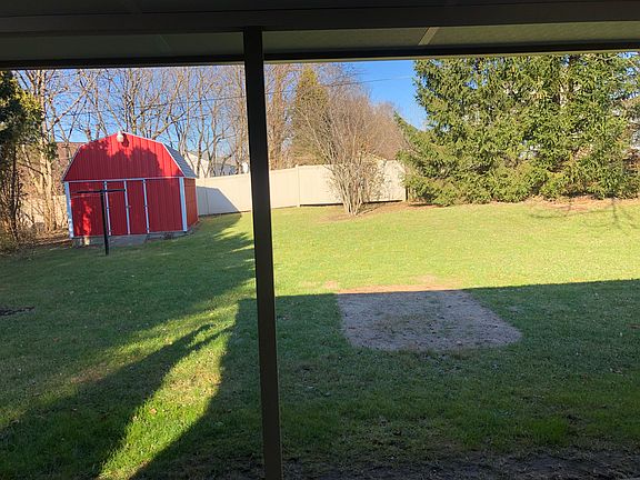 3rd image of 1051 Virginia Ave