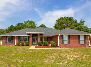 2035 Commodore Dr, Navarre, FL 32566