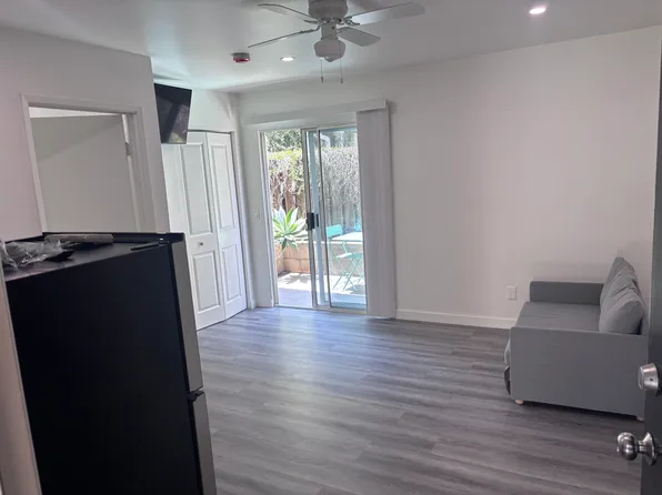 1757 17th St #10, Santa Monica, CA 90404