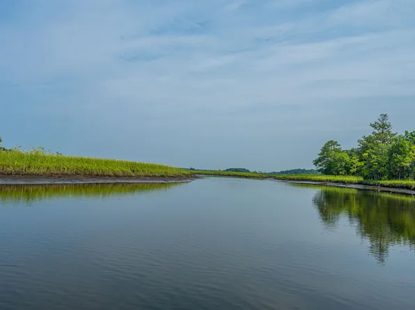 2000 Stonebraker Ln, Hanahan, SC 29410