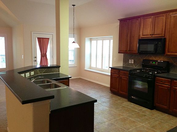 4th image of 26442 Walden Oak