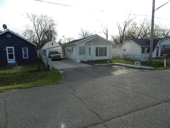 2nd image of 1051 W McLean Ave