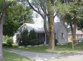 613 N White St, Shirley, IN 47384