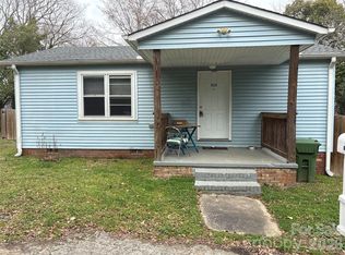 111 Magnolia Ln, Lancaster, SC 29720