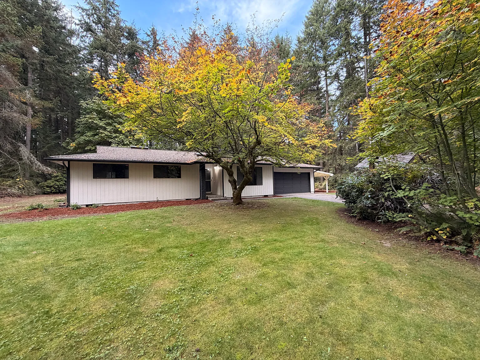 3 bed, 1500 sqft, $3,099 — Photo 2