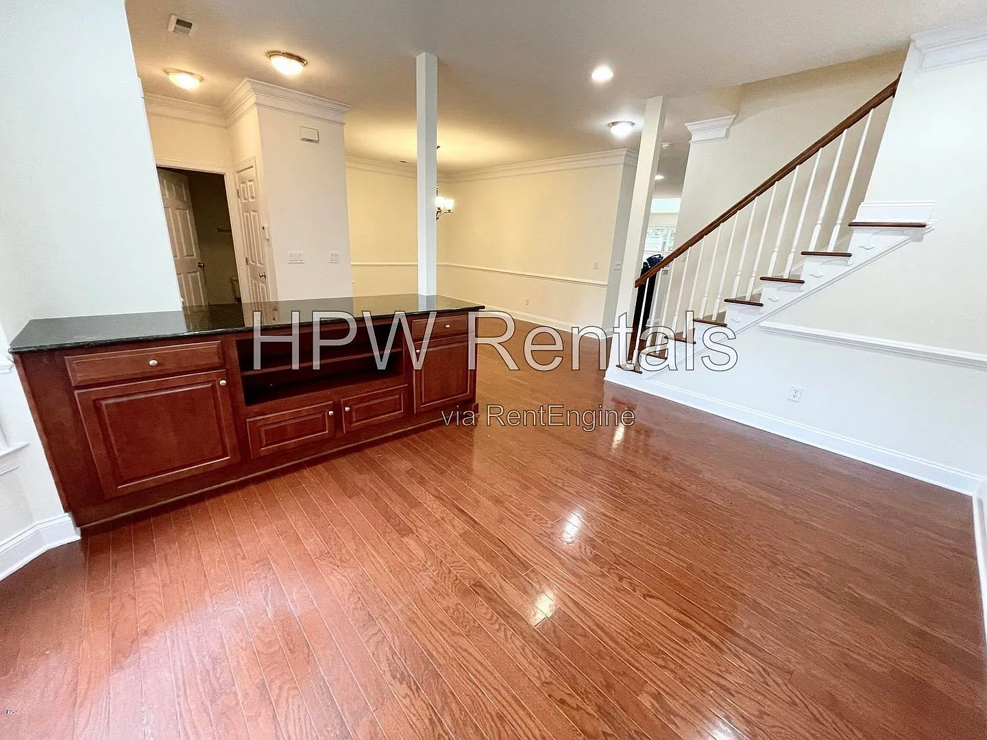 3 bed, 2.5 bath, 2532 sqft, $2,400 — Photo 3