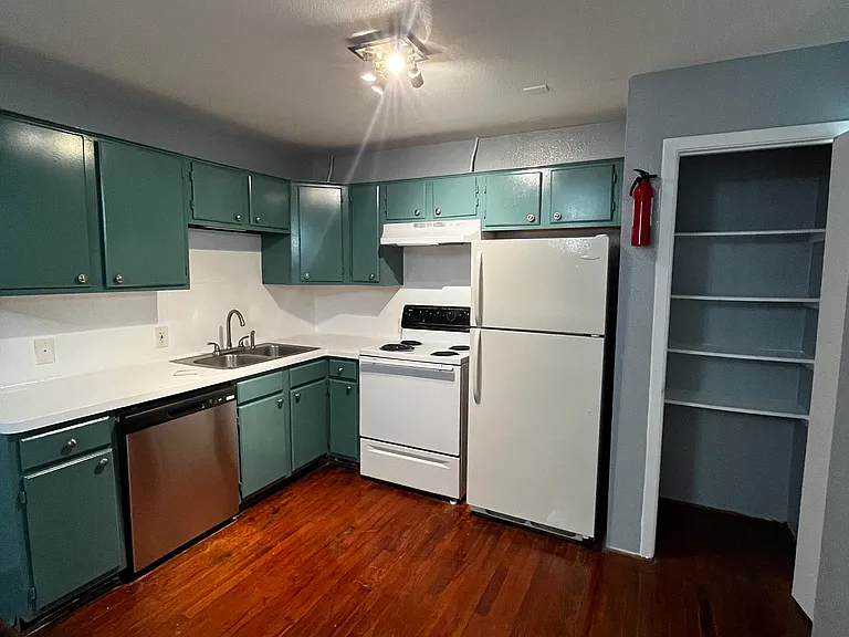 1606 Welch St #5 — Photo 11