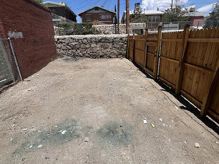 215 W Nevada Ave #A — Photo 9