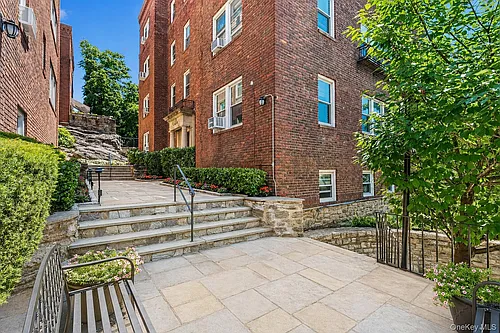 54 Sagamore Rd #4E Photo 1