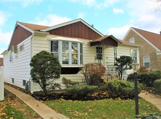 4227 Grove Ave, Brookfield, IL 60513