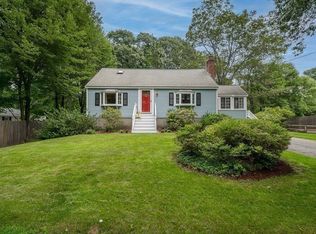 28 Village Ln, South Hamilton, MA 01982
