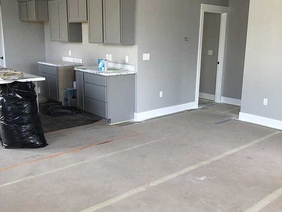 3rd image of 3048 Summerfield Dr