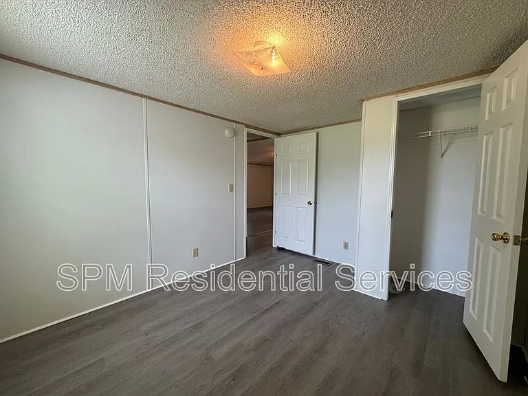 1227 Village Rd — Photo 13