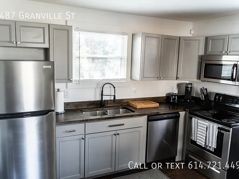 1487 Granville St — Photo 13
